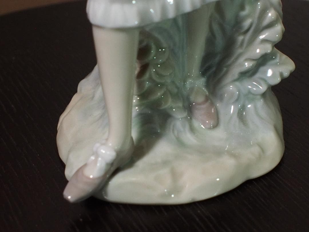 ★LLADRO　リヤドロ　花籠を持つ乙女　美品