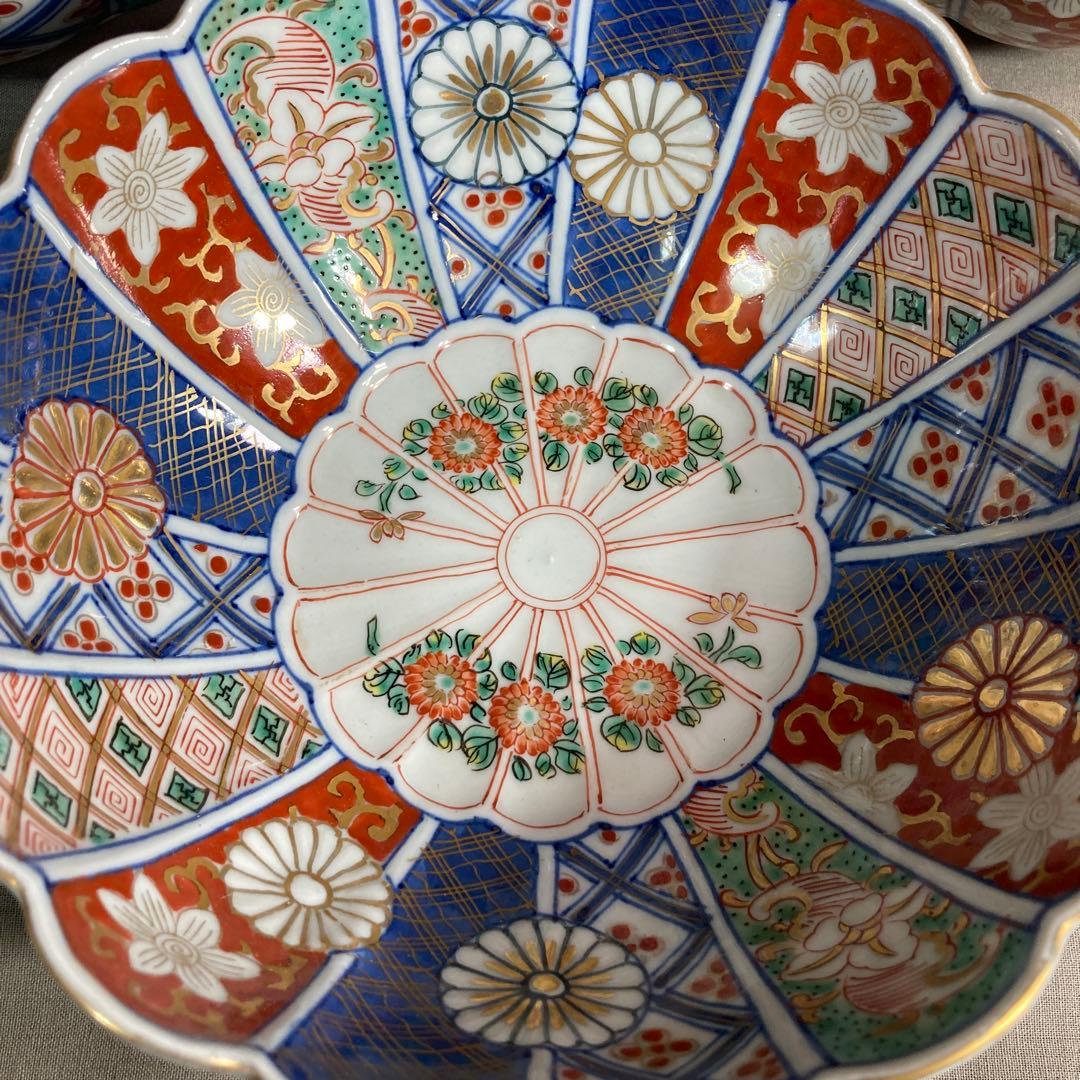 【古伊万里文】古伊万里の伝統　日本の名窯　古伊万里　染錦菊花文　三つ組菊形鉢