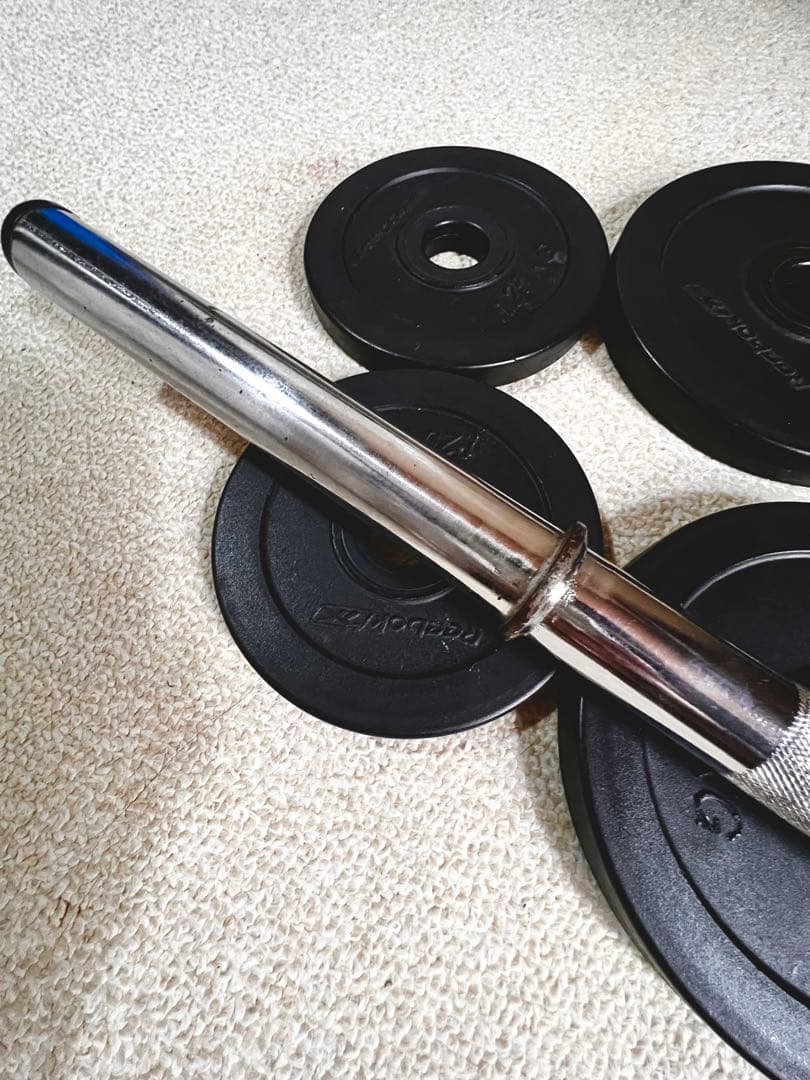 Reebok製 バーベルフルセット （筋トレ用）5k/2.5/1.25/バー1本