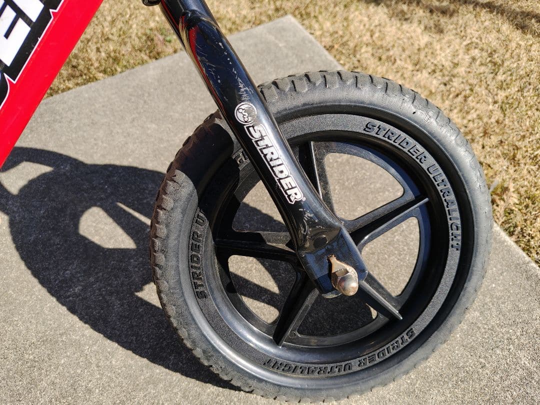 ストライダー　スポーツモデル（レッド）プロテクターつき　箱・説明書などあり