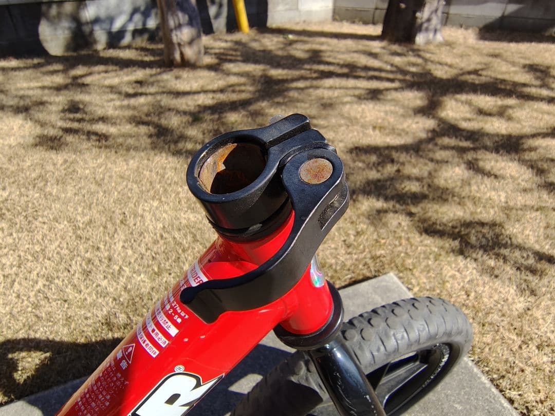 ストライダー　スポーツモデル（レッド）プロテクターつき　箱・説明書などあり