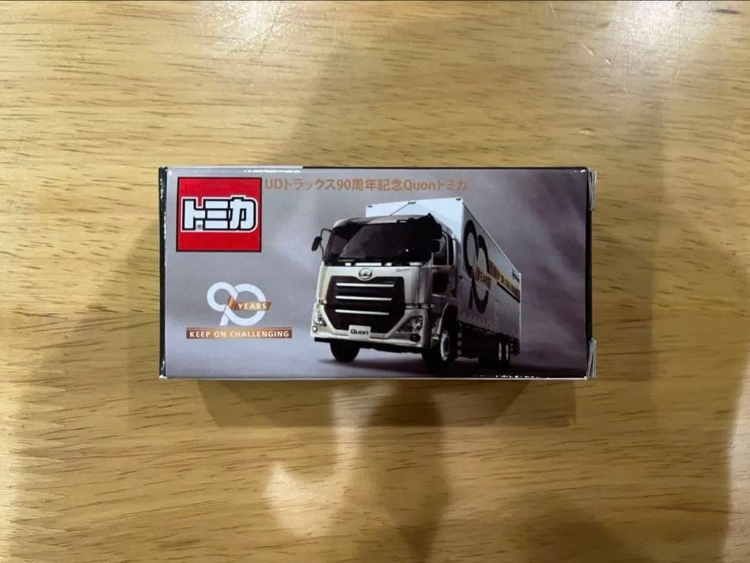 トミカ UDトラックス90周年記念ミニカー　非売品