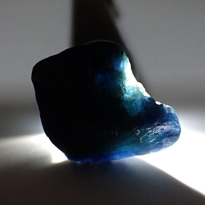 【ブラジル/ミナスジェライス産】サファイア原石