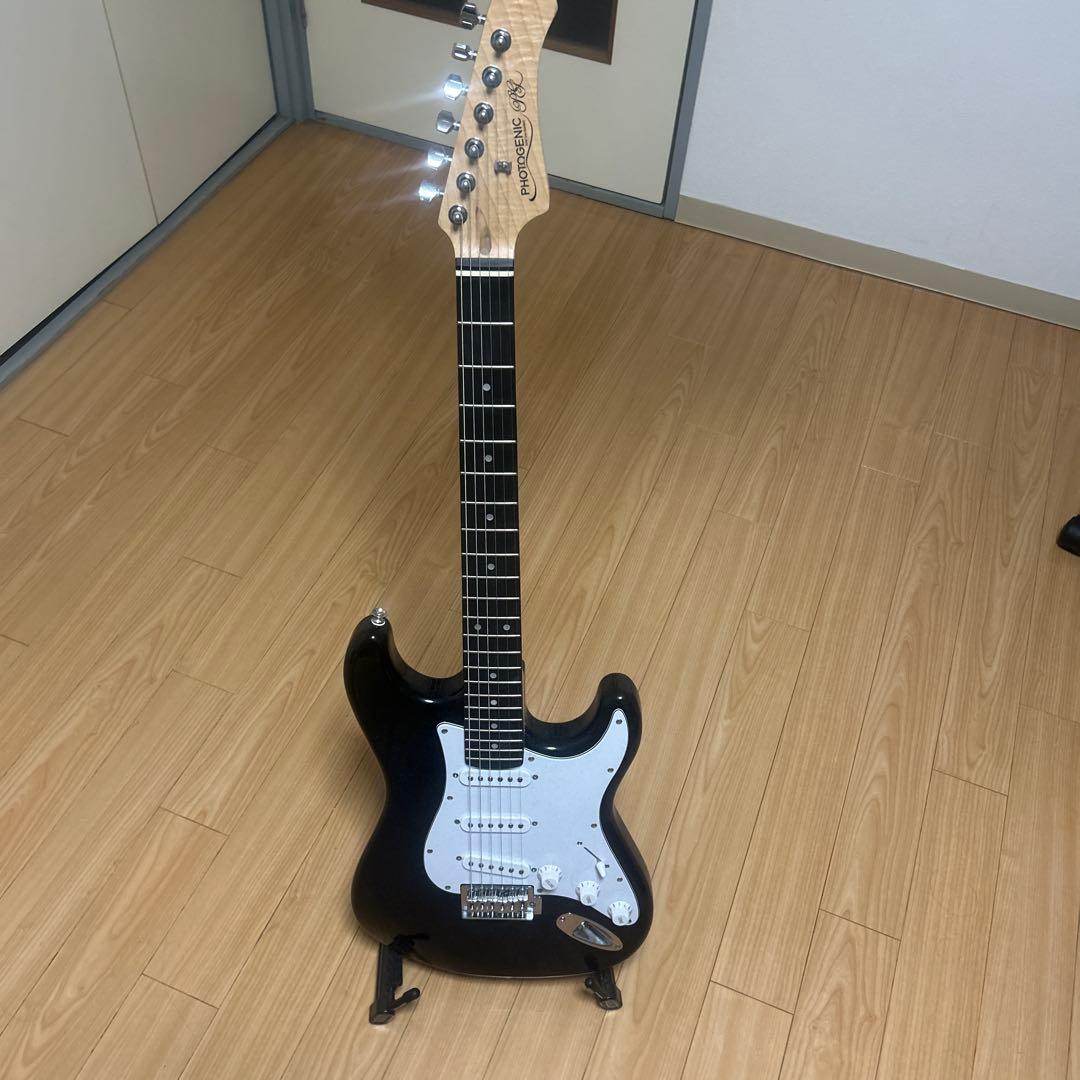 ブラックストラトキャスタータイプエレキギター