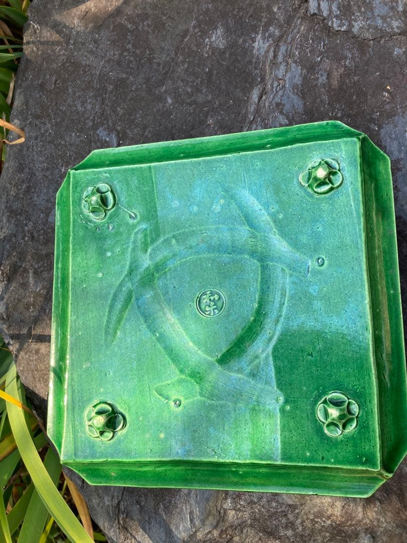 京都のヴィンテージ　お花の大皿　五条・京の陶器　萬寿堂　加賀美　緑色八角形陶器皿