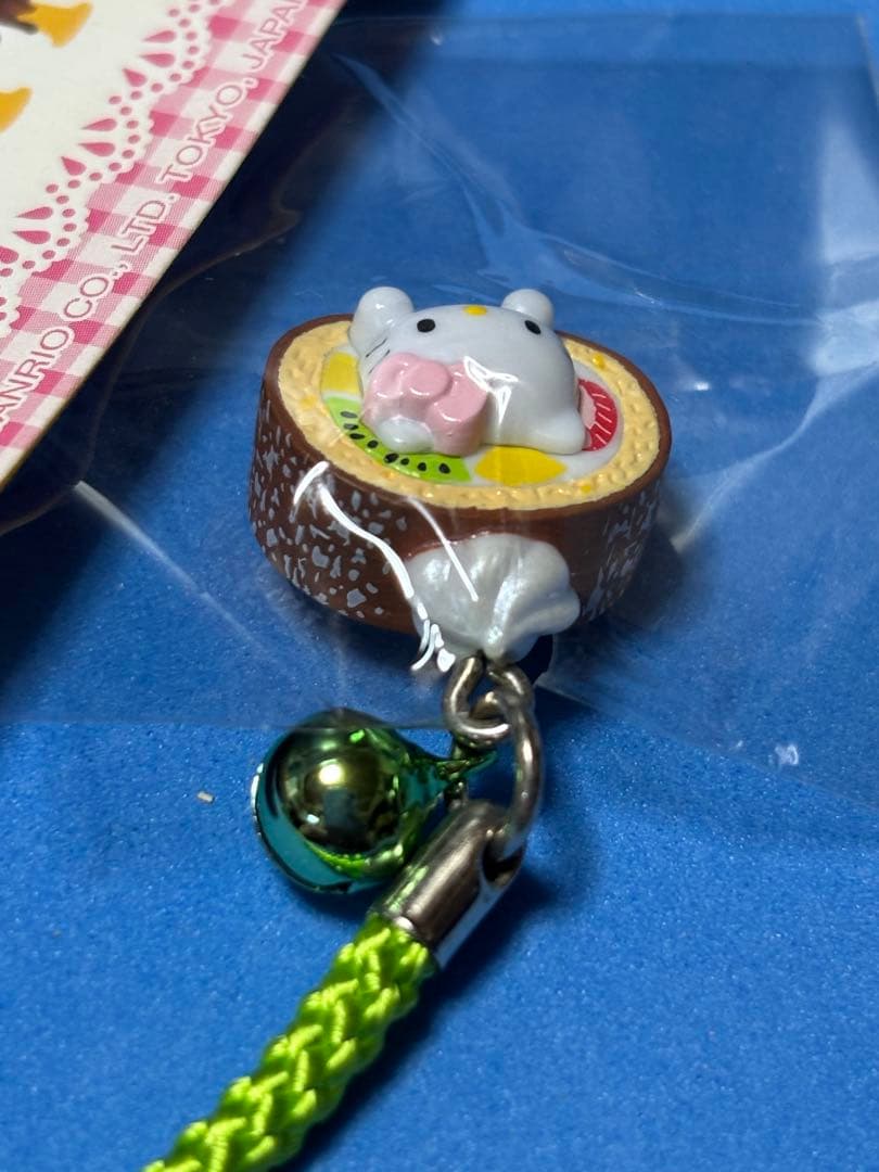 ご当地キティ　ロールケーキ　ドーナツ　根付け　2点セット