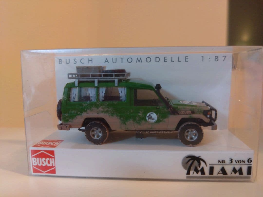 日*1様 【希少】BUSCH トヨタランドクルーザー　サファリ仕様 1:87 マ