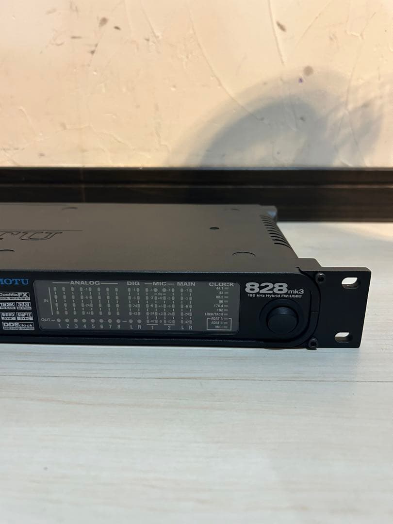MOTU 828 Mk3 Hybrid オーディオインターフェイス
