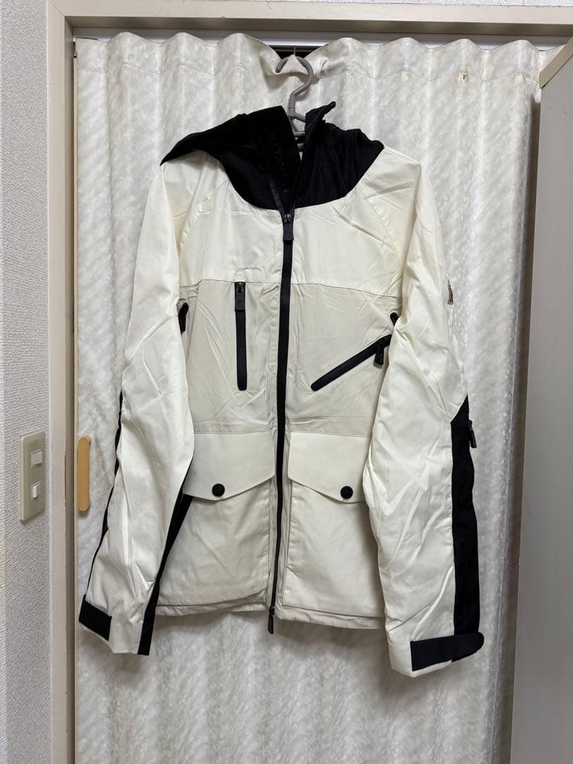 MONCLER モンクレール　アウトドア　登山　スノーボード　スキー　ジャケット