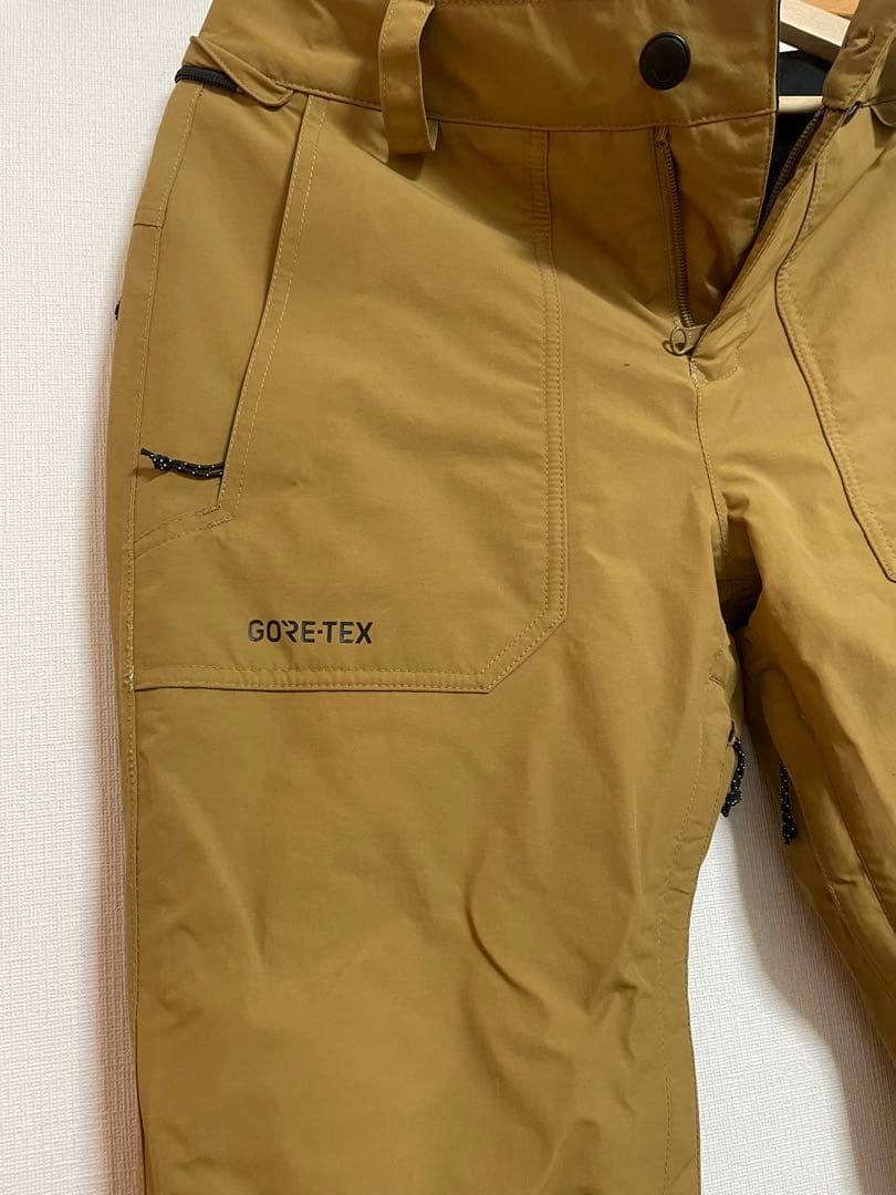 VOLCOM ゴアテックス スノーボードウェア レディース 上下セット