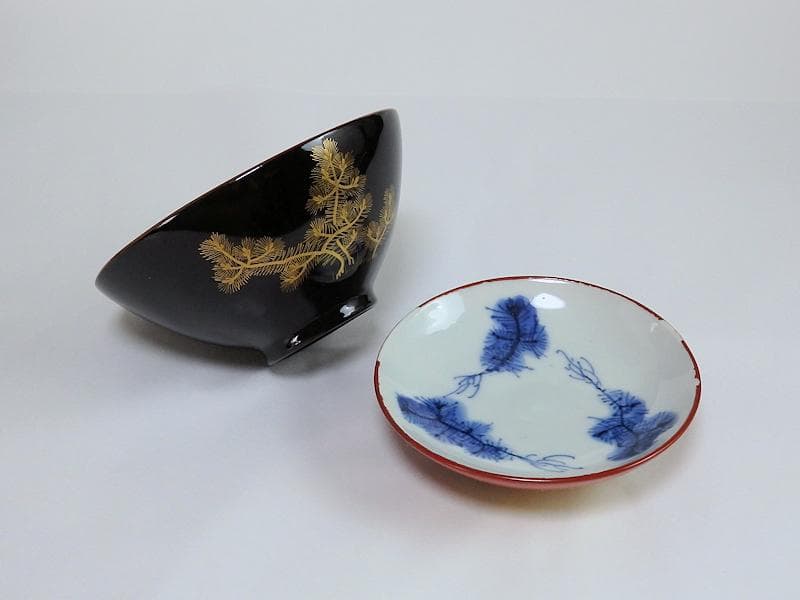 磁器　京焼　古伊万里　金襴手　若松に飛鶴の図　蓋茶碗　E124AS-CFx