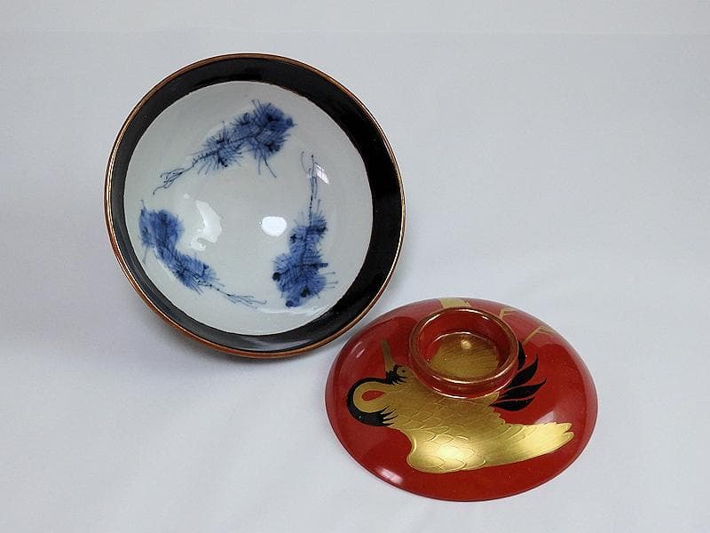 磁器　京焼　古伊万里　金襴手　若松に飛鶴の図　蓋茶碗　E124AS-CFx