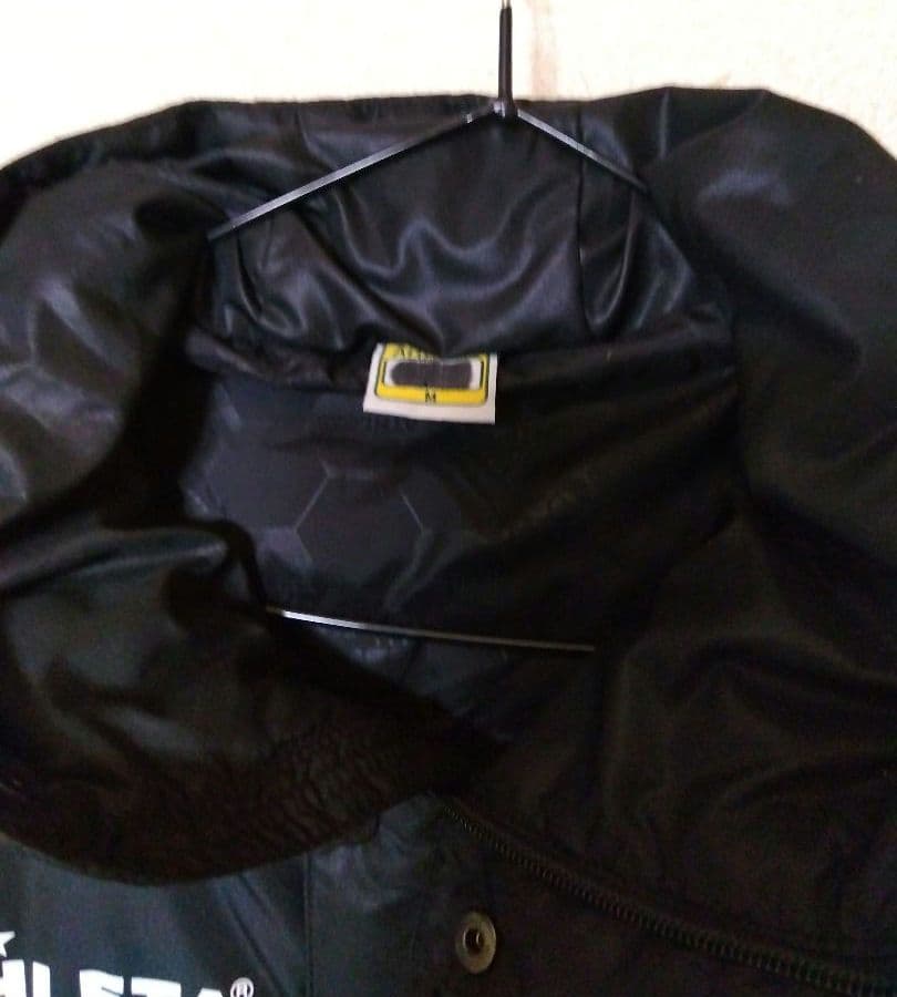 ATHLETA　ベンチコート　黒　アウター　アスレタ　コート　サッカー　ウェア