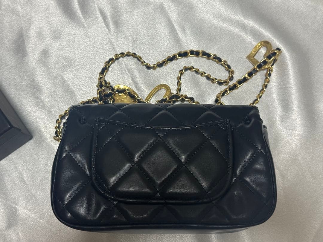 CHANEL キルティングショルダーバッグハートチェーン　ノベルティ