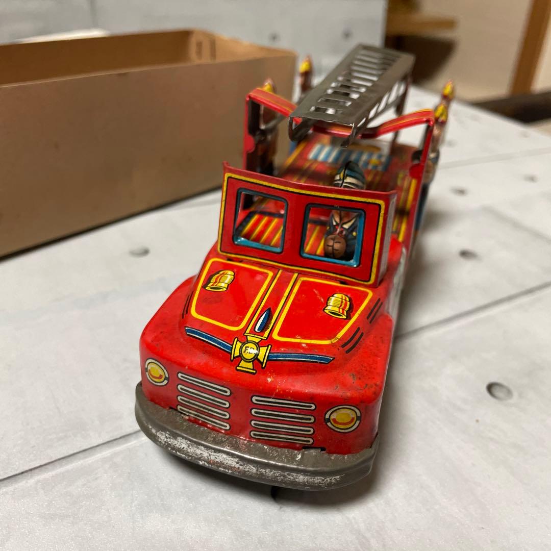 Friction Powered Fire Engineウサギヤブリキフリクショ