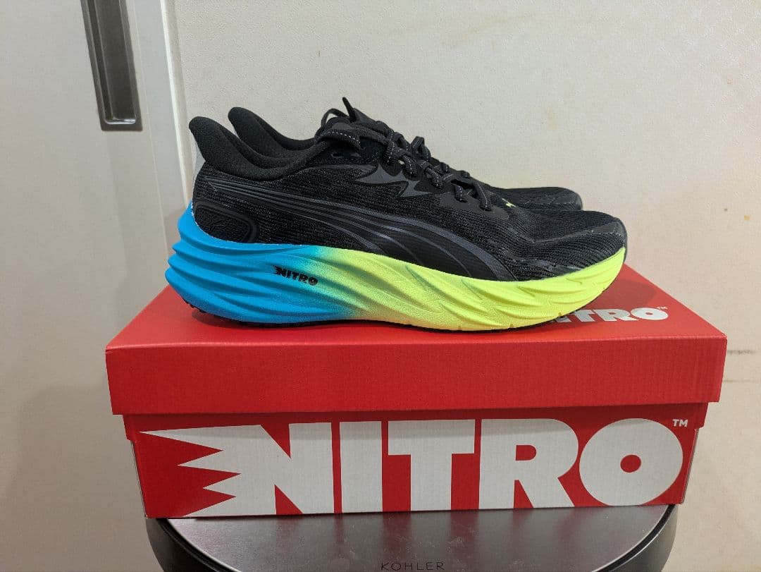 【美品】PUMA ヴェロシティニトロ4 26cm LIGHT GLOW