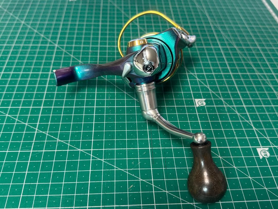 ダイワ　エギング用スピニングリール　エメラルダス2506