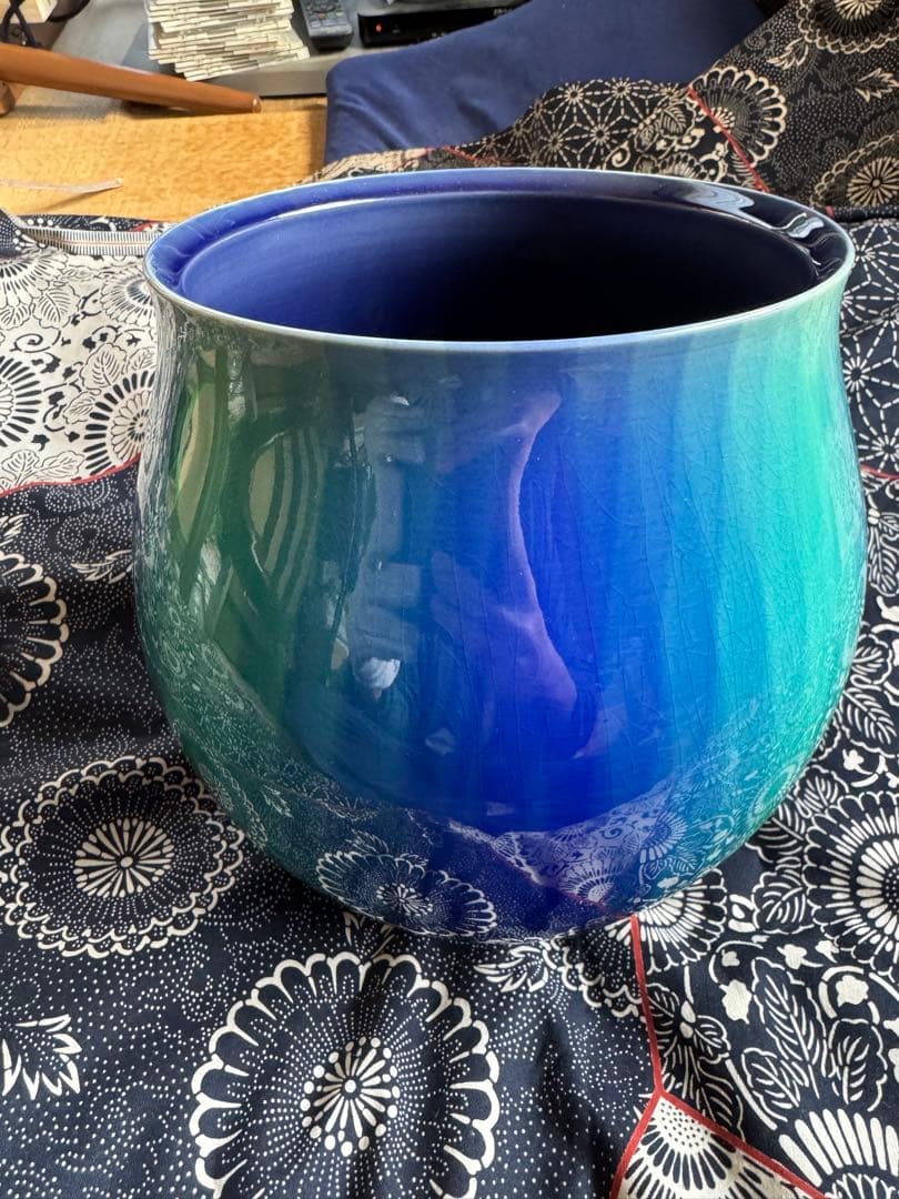 人間国宝　三代　徳田八十吉　(正彦銘) 燿彩花器