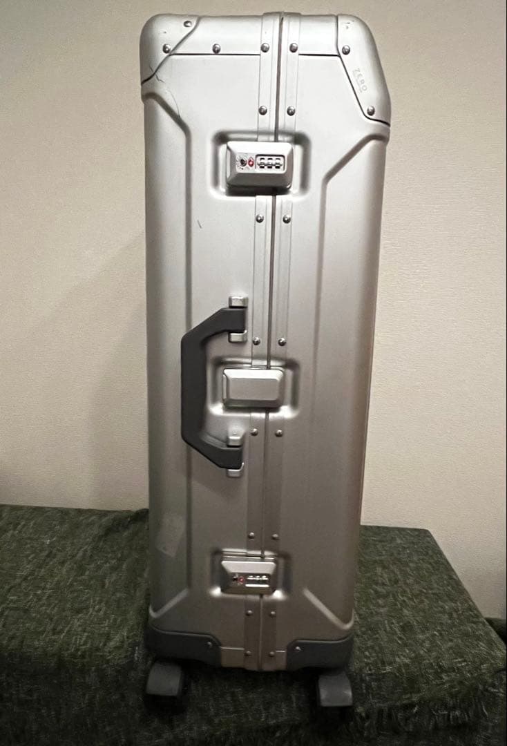 旅行かばん・小分けバッグ ZERO HALLIBURTON Geo Aluminum 3.0 83L