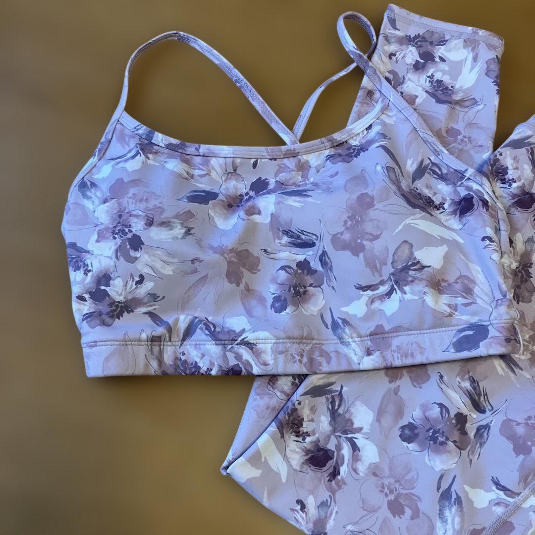 スカーラ　花柄ヨガウェアセット（ブラトップ＆レギンス）