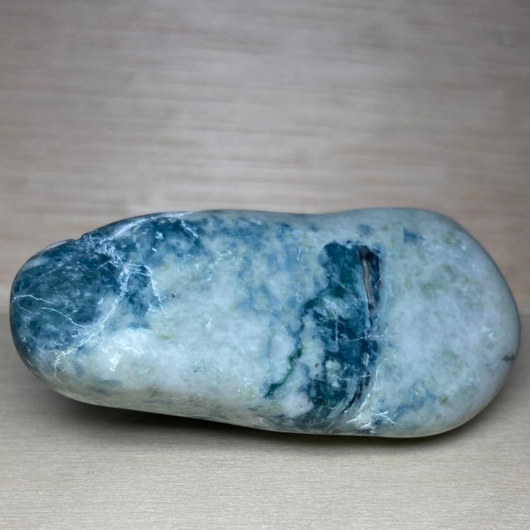 【専用】糸魚川翡翠　横川 青翡翠　青・緑・黒・白　翡翠輝石　原石　117.7ｇ
