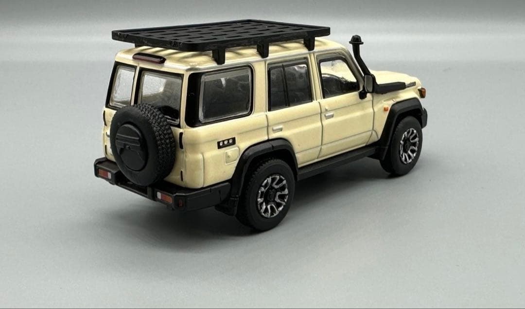 トヨタ ランドクルーザー 1/64 ミニカー