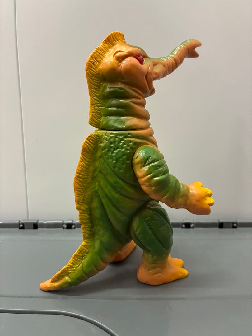 ブルマァク　帰ってきたウルトラマン　復刻版　サータン　ソフビ