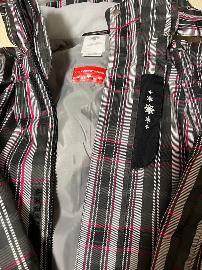 DESCENTEスキーウェア　スノボーウエア