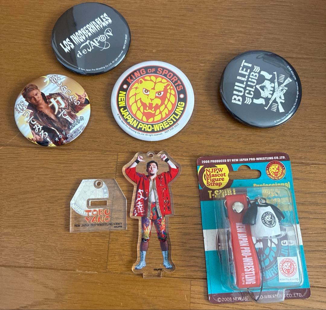 新日本プロレスまとめ売り カレンダー アクスタ オカダドルメモ キーホルダー等