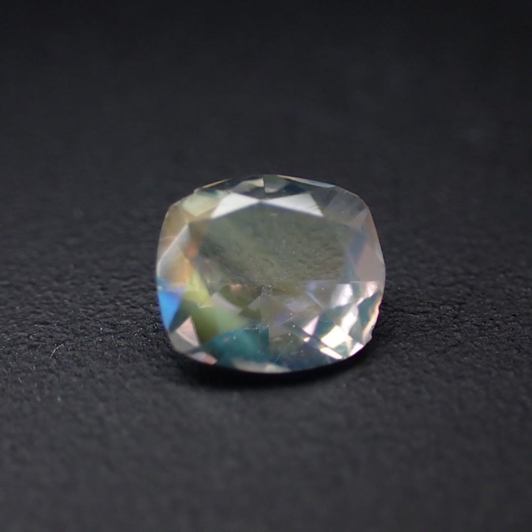 【マダガスカル産】レインボーアンデシンラブラドライト