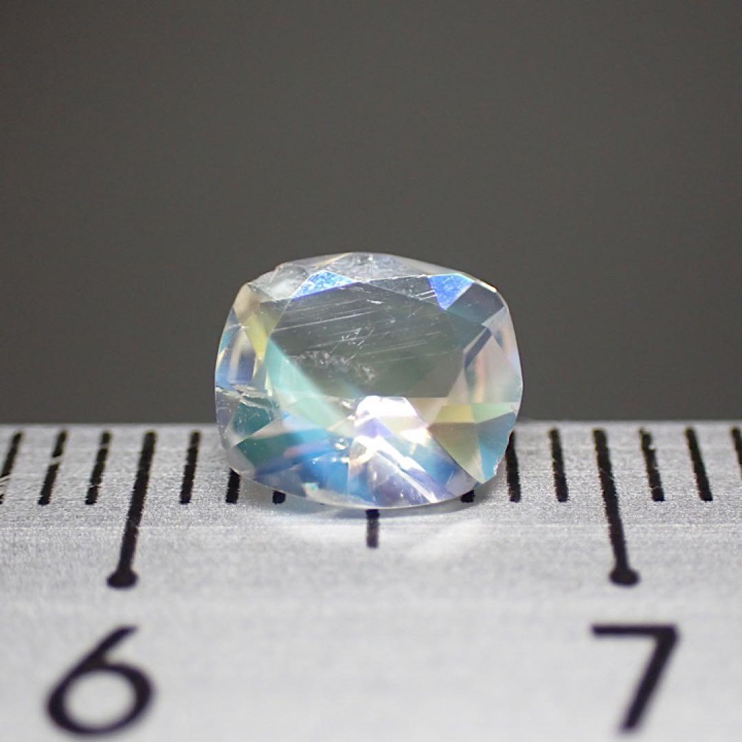 【マダガスカル産】レインボーアンデシンラブラドライト