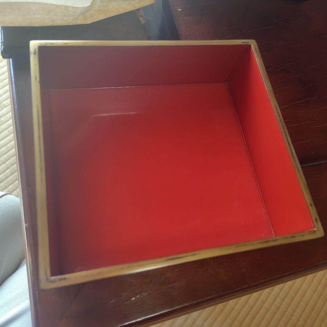 金縁漆器 輪島4段重箱 花と蝶の装飾