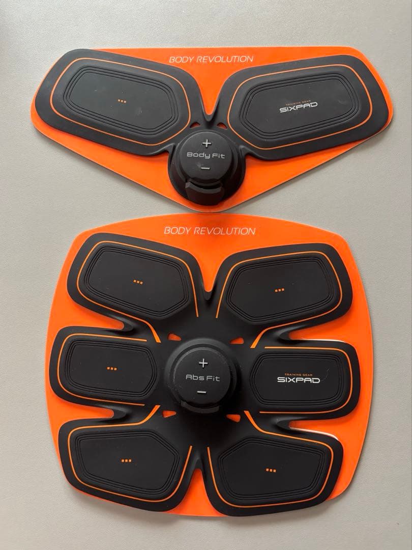 SIXPAD（シックスパッド）充電式 3点セット＋純正ジェルシート等 おまけ付き