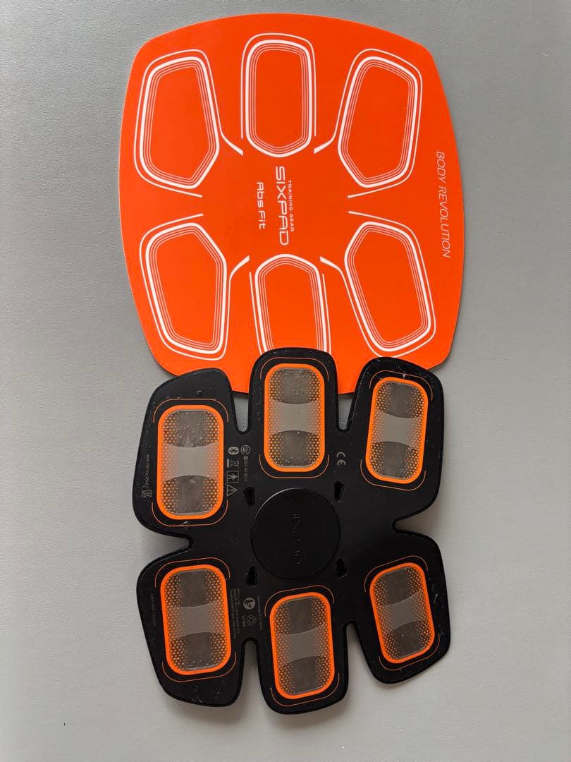 SIXPAD（シックスパッド）充電式 3点セット＋純正ジェルシート等 おまけ付き