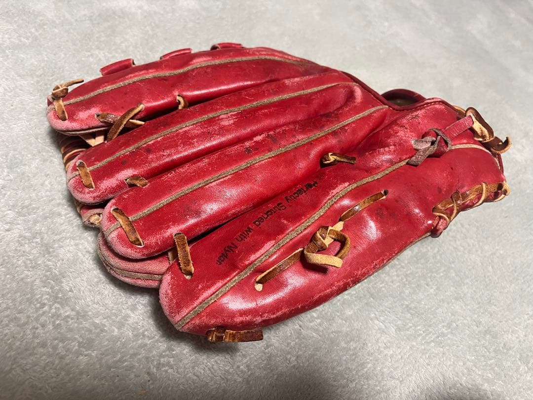 津田恒実　グローブ