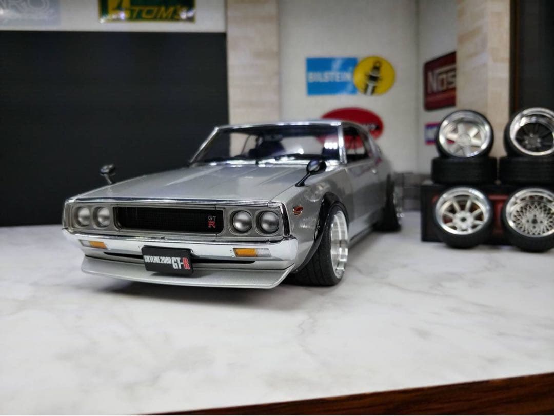 スカイライン　GT-R 京商　1/18 シルバー