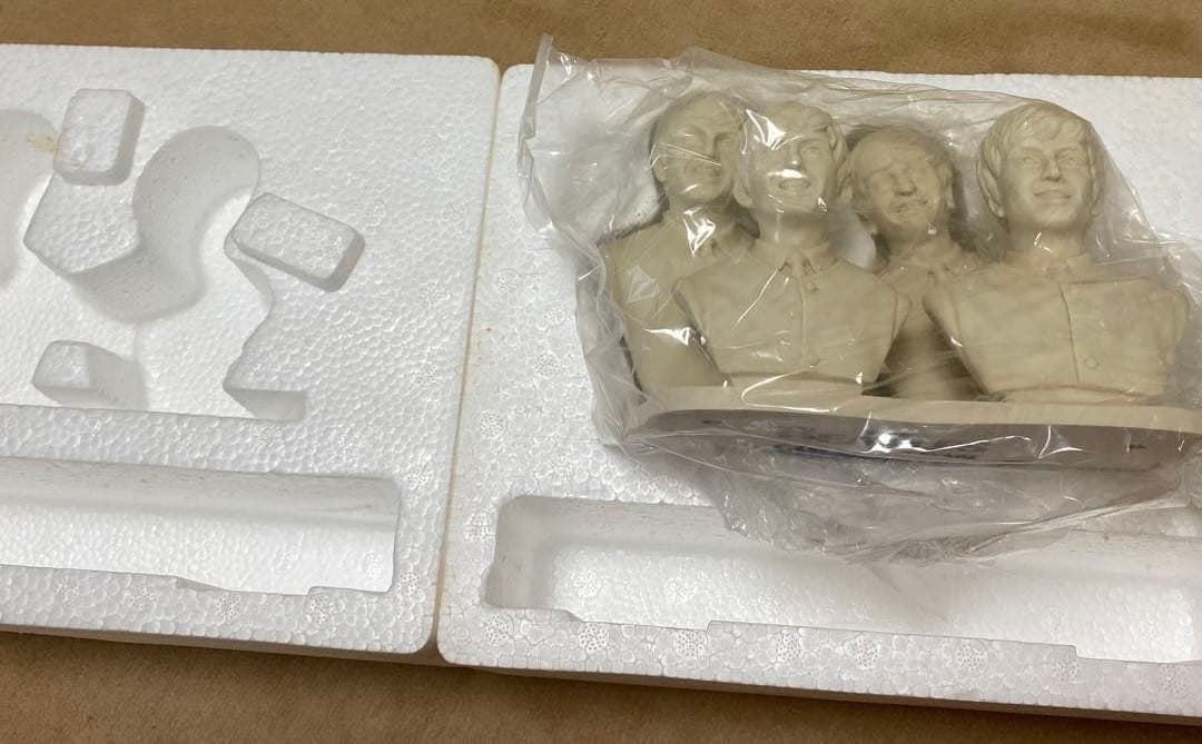 一月最終値下げ！ファンクラブ限定レア品ザビートルズ バスト像コレクターズアイテム