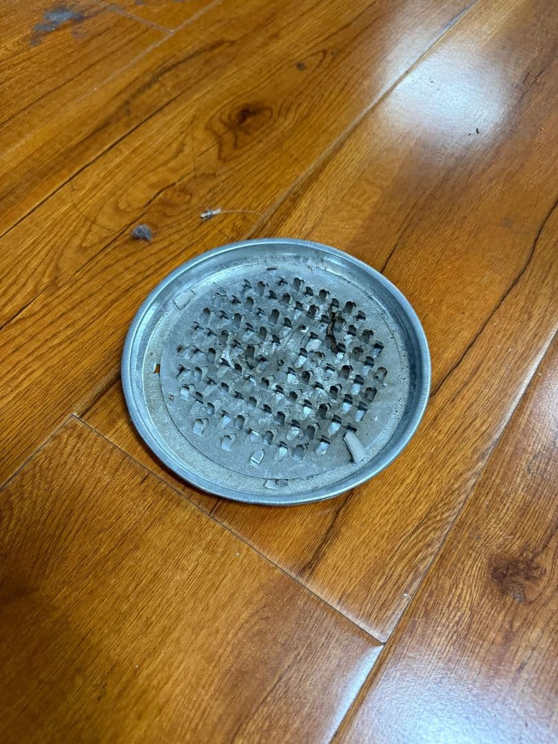 金属製 排水口カバー 直径約10cm