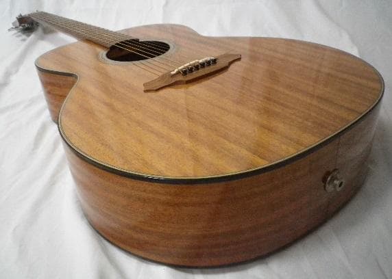 希少限定エレアコ　オールハワイアンコア　TAKAMINE　PTU500SP-K