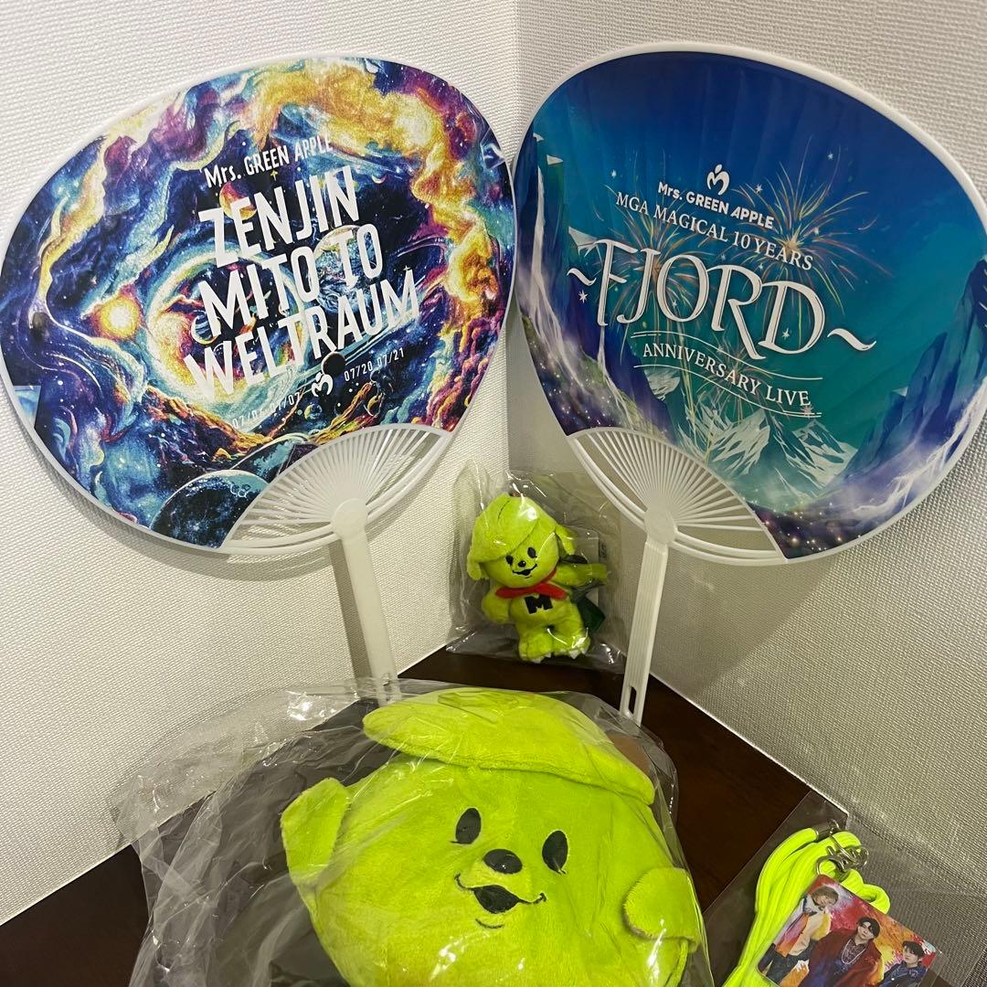 ミセスグリーンアップル　メメル　キーホルダー　ぬいぐるみ　ミセス　うちわ