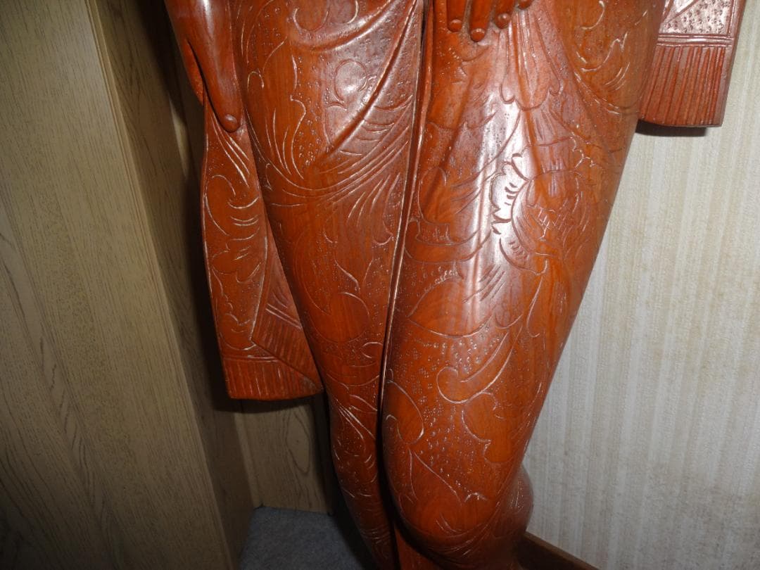 インドネシア　バリ島　木彫り人形（特大） ＊背中の写真、要確認