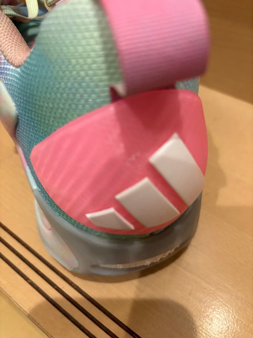 adidas バスケットボールシューズ マルチカラー