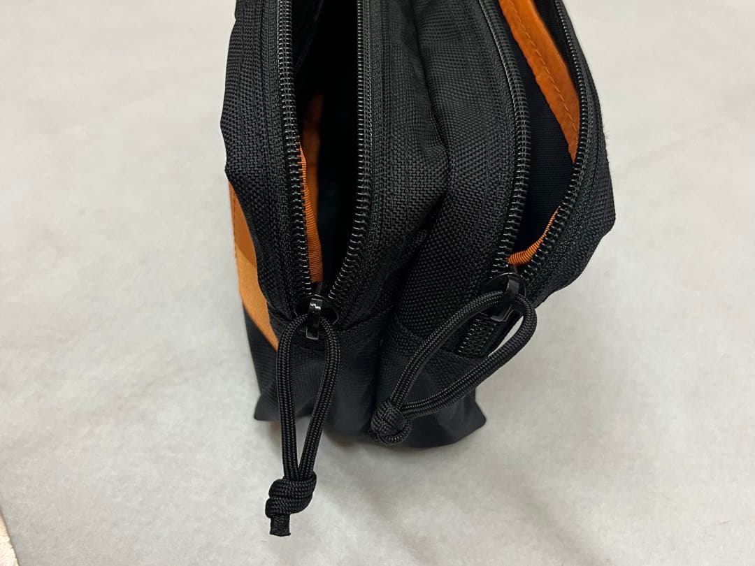 BRIEFING ブリーフィング 中型ポーチ ブラック/オレンジ