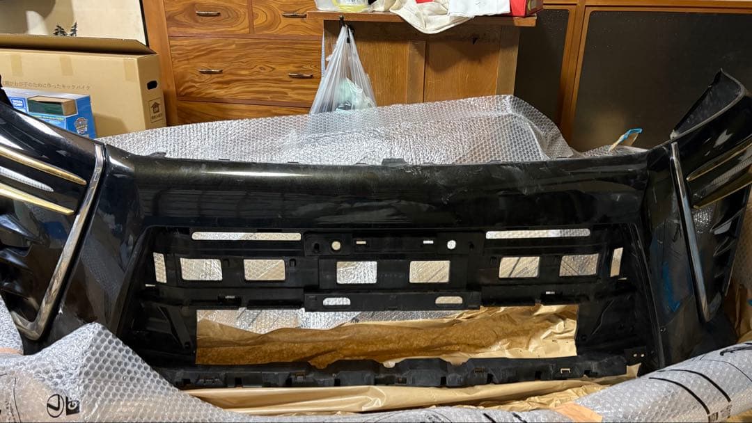 モデリスタ製　シグネチャーイルミブレード　80 ヴォクシー とバンパー