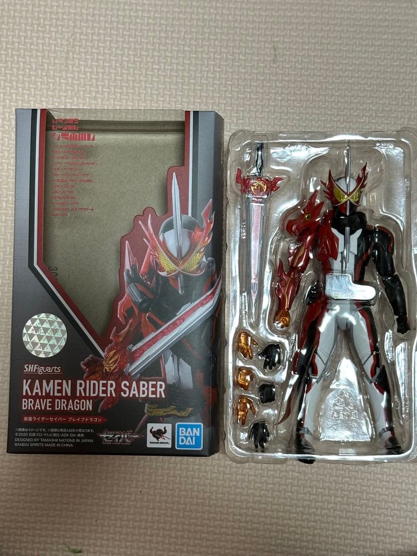 仮面ライダーセイバー　S.H.Figuarts 4体セット