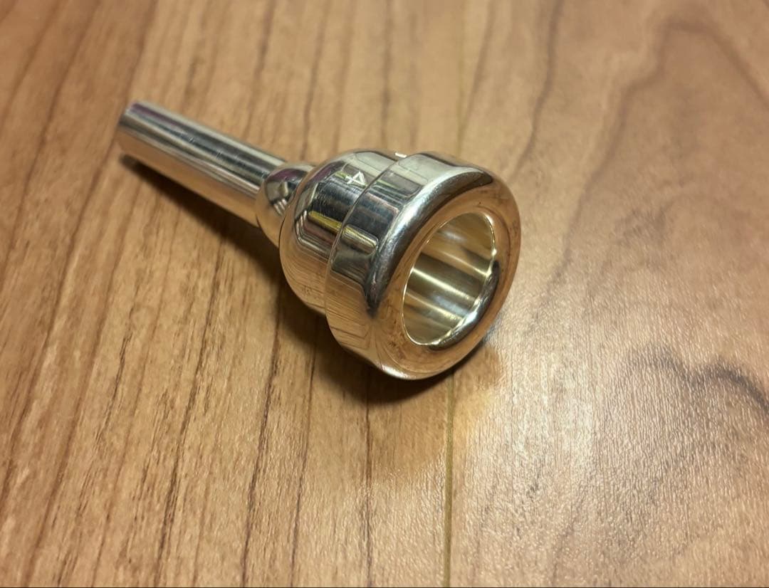 試奏のみ アルトホルン　テナーホーン用マウスピース ベッソン4