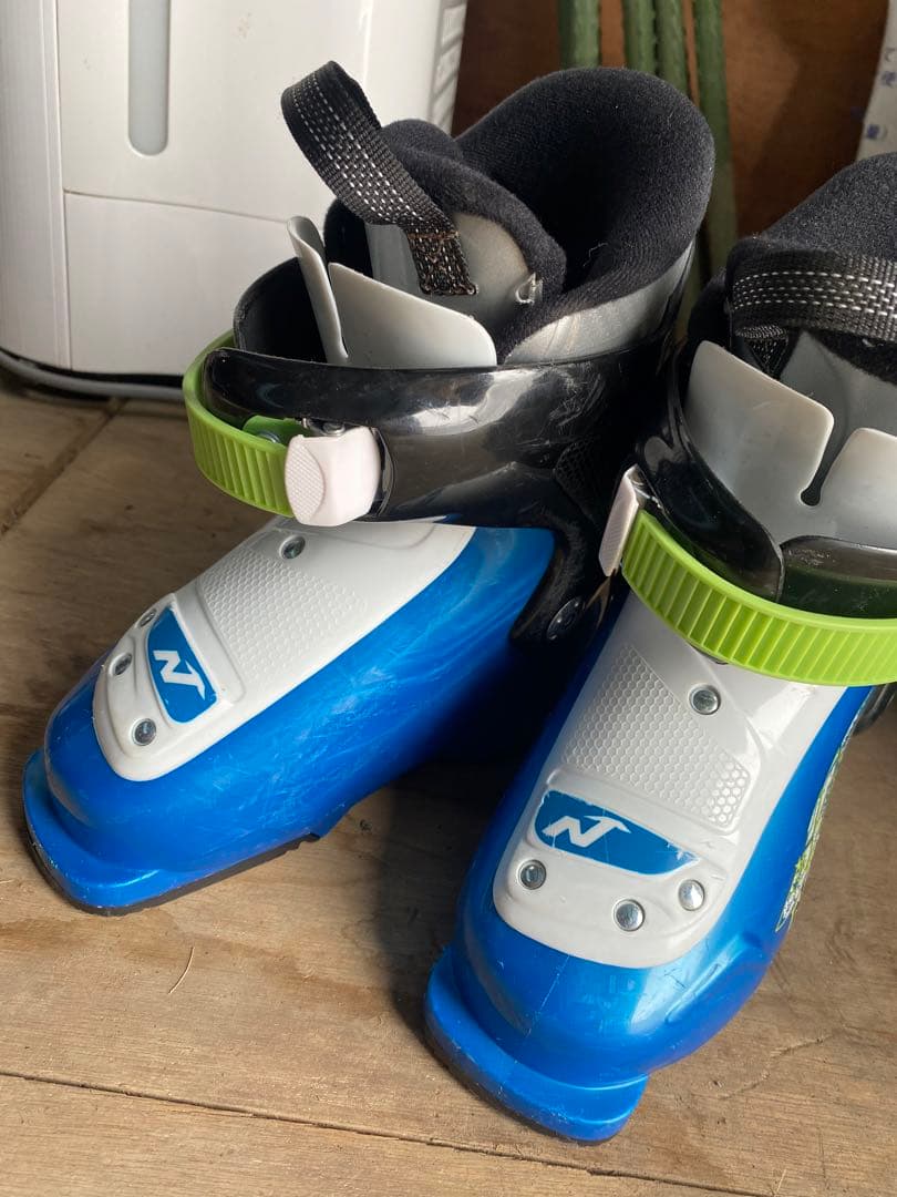 エマです。 スキー板、靴セット