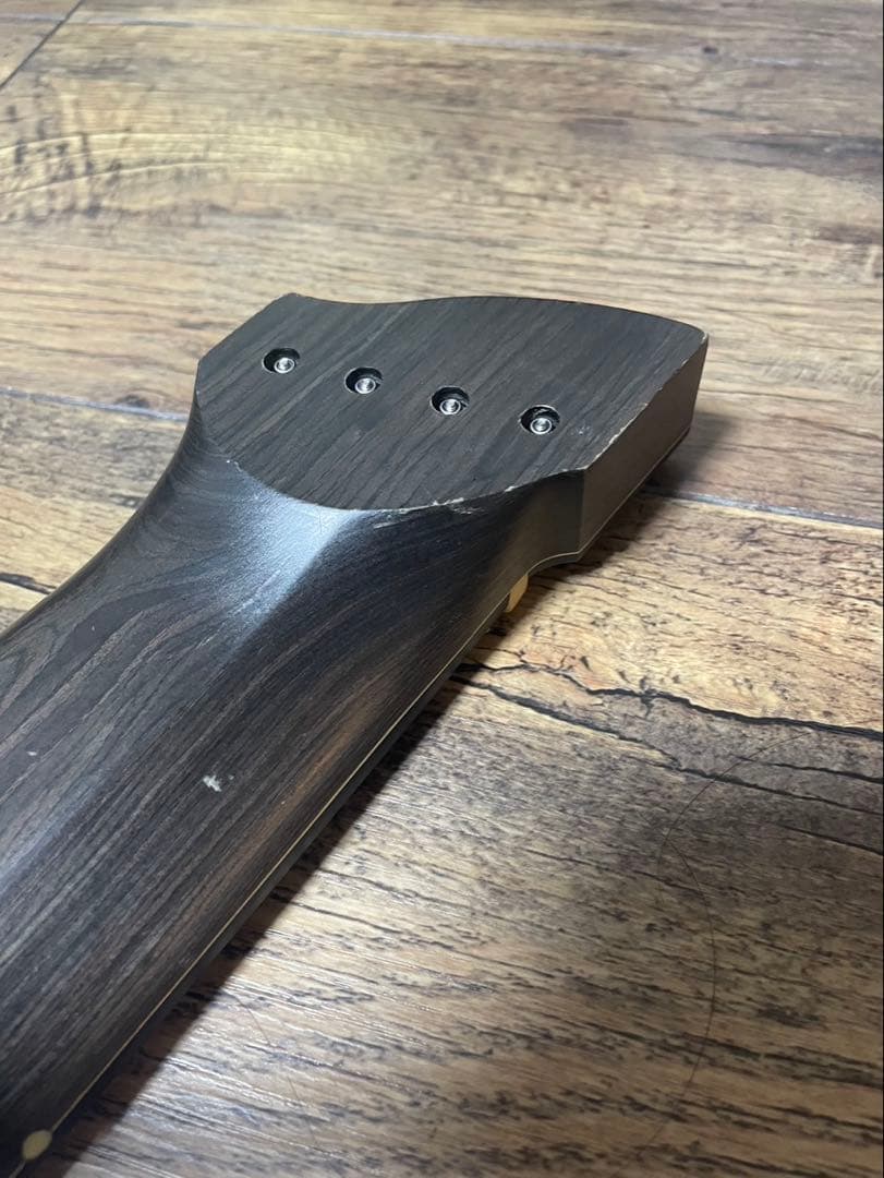 GOC illumina 8弦 ヘッドレス strandberg