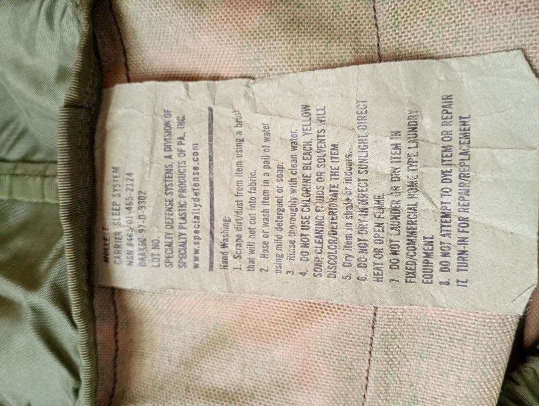 「米軍放出品」寝袋　Intermediate cold