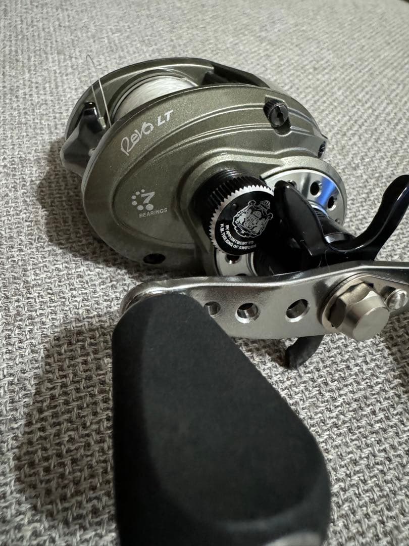 美品 大人気‼︎ AbuGarciaレボ LT REVO LT右 アブガルシア